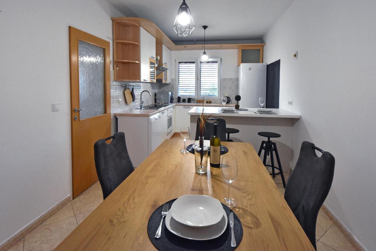 Family Apartment Sara Задар Экстерьер фото